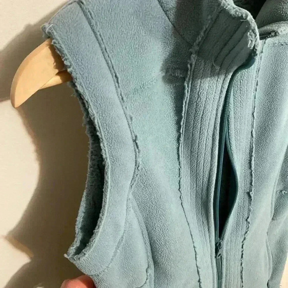 Aventura exposed seam fleece Sherpa vest with pockets size extra small blue ￼ - Picture 3 of 9